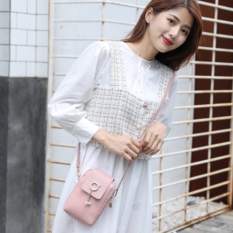 2021 Spring Summer Mini Cross-body Mobile Phone Shoulder Bag Woven Pearl Tassel Cover-style Female Bag Shoulder Diagonal Bag 3 2021 Spring Summer Mini Cross-body Mobile Phone Shoulder Bag Woven Pearl Tassel Cover-style Female Bag Shoulder Diagonal Bag 3